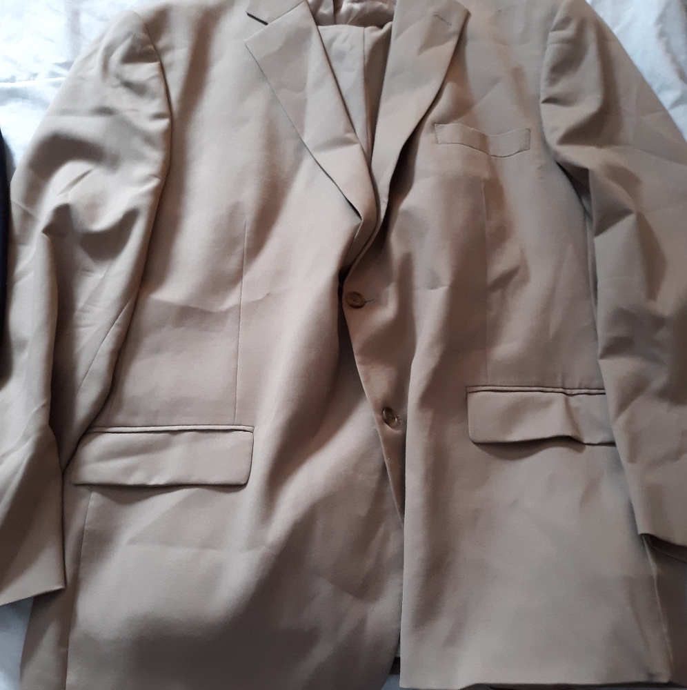 Tan Joseph&Feiss International suit